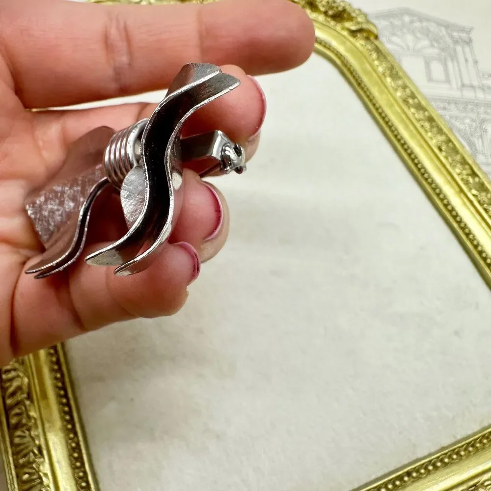 Vintage Gorgeous Silver Tone Bow Brooch Large Bow Pin Ribbon Brooch